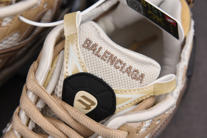 Ba*len*cia*ga -runner