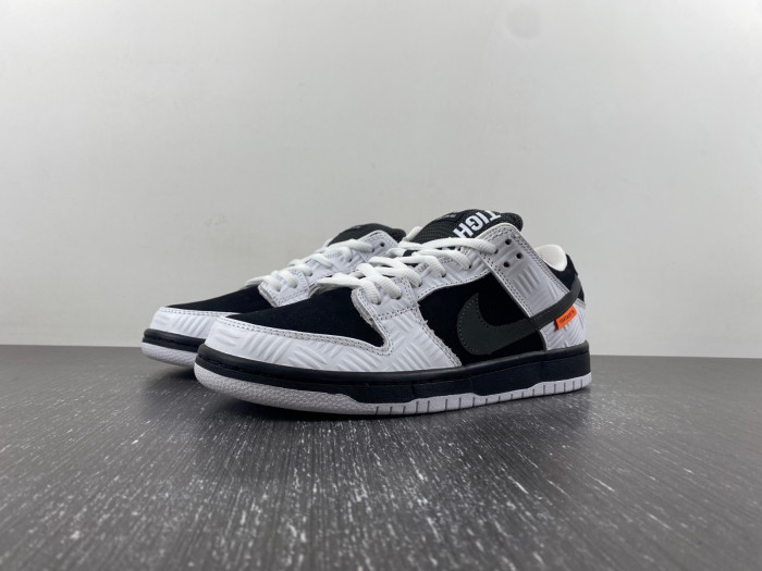 tightbooth x nike sb dunk low fd2629-100
