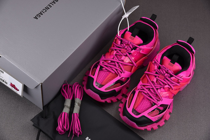 Ba*len*cia*ga track 3.0