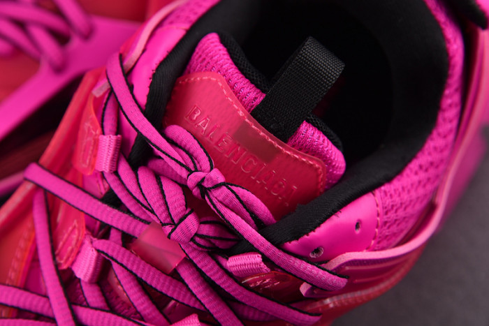 Ba*len*cia*ga track 3.0