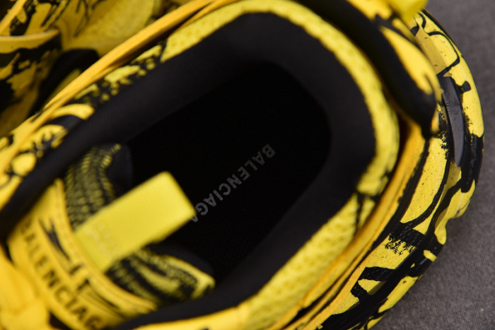 Ba*len*cia*ga track 3.0