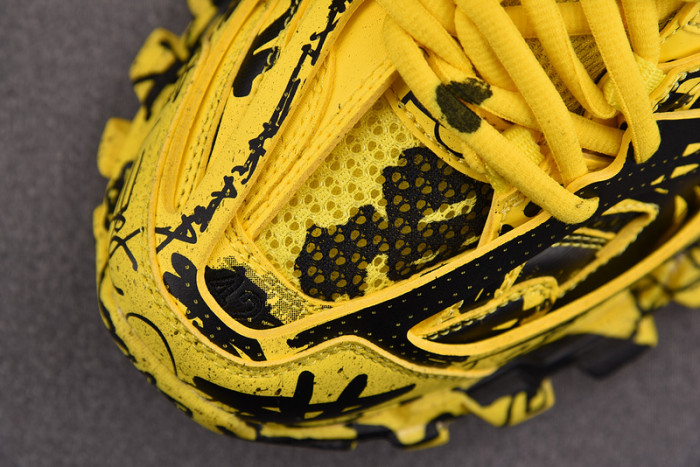 Ba*len*cia*ga track 3.0