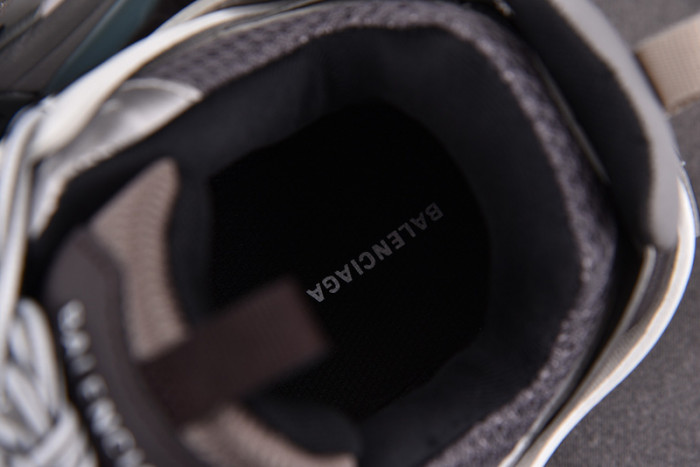 Ba*len*cia*ga track 3.0