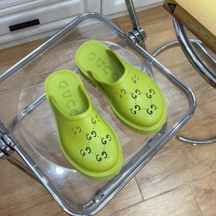 G*u*i slippers