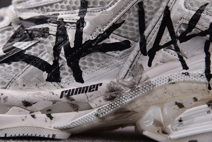 Ba*len*cia*ga -runner