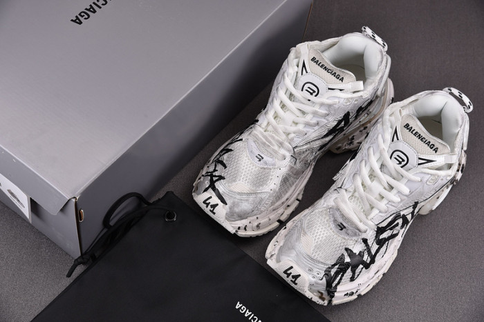 Ba*len*cia*ga -runner