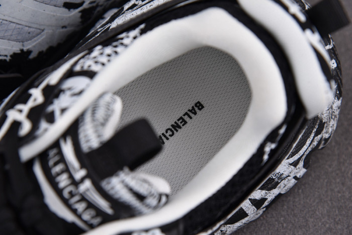 Ba*len*cia*ga track 3.0