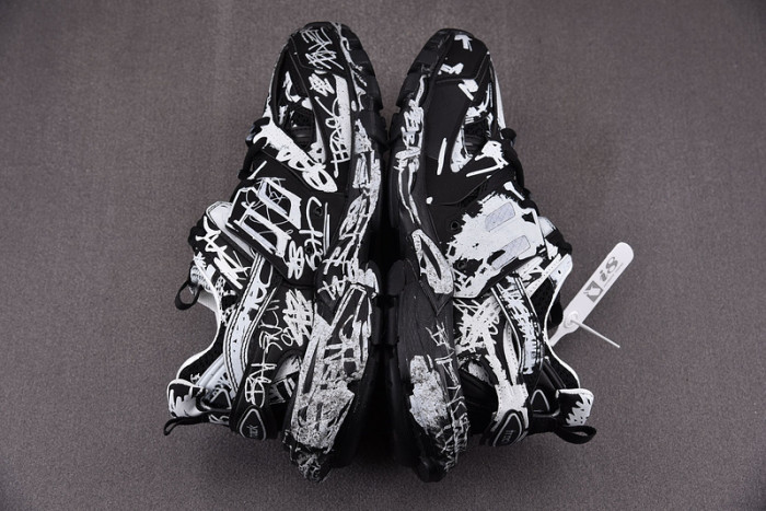 Ba*len*cia*ga track 3.0