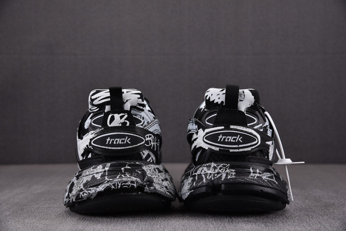 Ba*len*cia*ga track 3.0