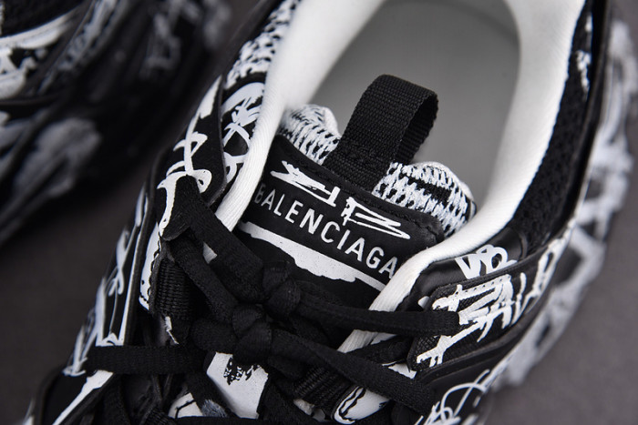 Ba*len*cia*ga track 3.0