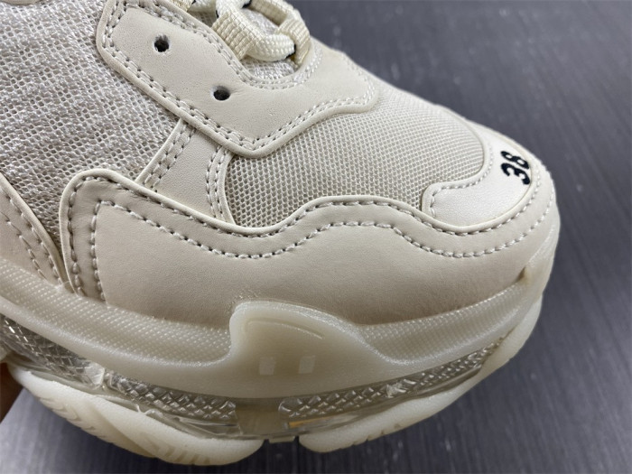 Ba*len*cia*ga triple s