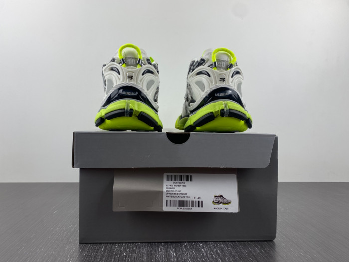 Ba*len*cia*ga -runner