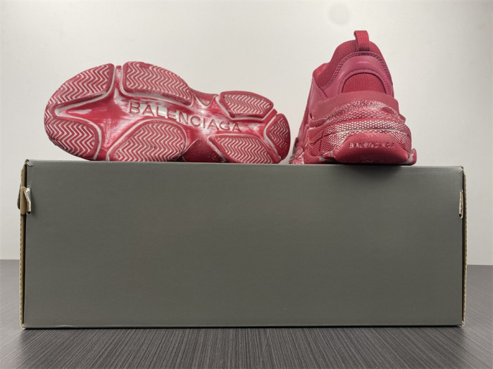 blcg sneaker triple.s.