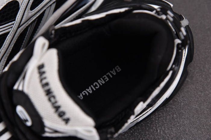 Ba*len*cia*ga -runner