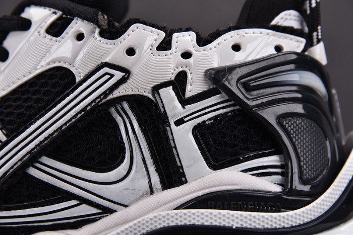 Ba*len*cia*ga -runner