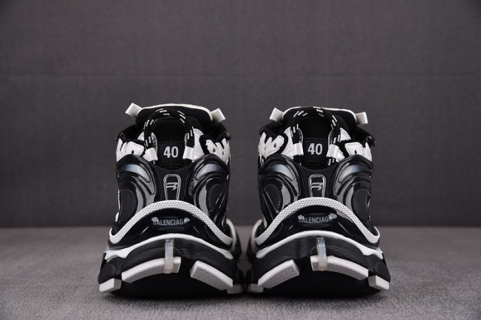 Ba*len*cia*ga -runner