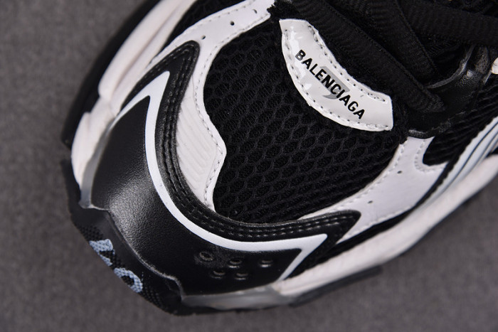 Ba*len*cia*ga -runner