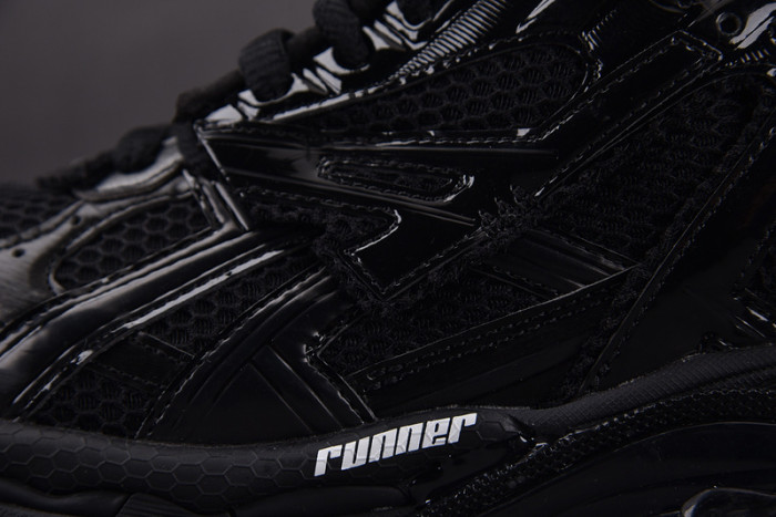 Ba*len*cia*ga -runner